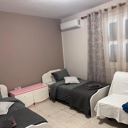 Ptolemaidos Cosy Family Apartment Larnaca Ngoại thất bức ảnh