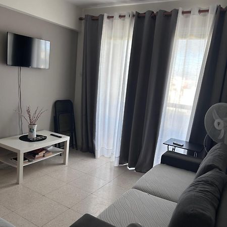 Ptolemaidos Cosy Family Apartment Larnaca Ngoại thất bức ảnh